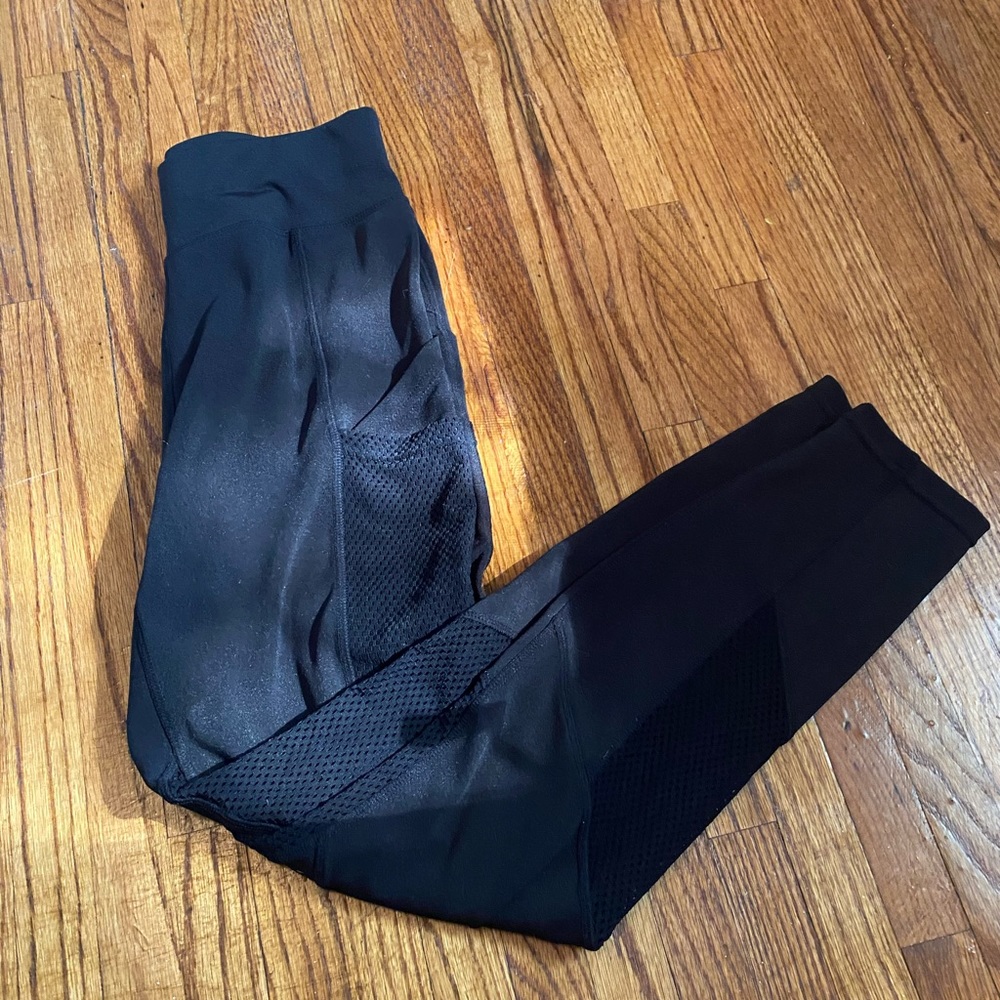 Black pop fitness leggings!
